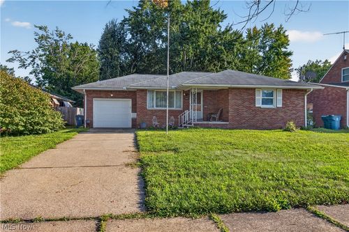 2540 E 35th St, Lorain, OH, 44055-2143 | Card Image