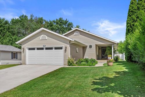 6211 236th Avenue, PADDOCK LAKE, WI, 53168 | Card Image