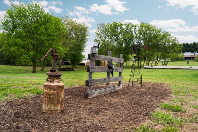 Small areas set up for your gardens or | Image 19