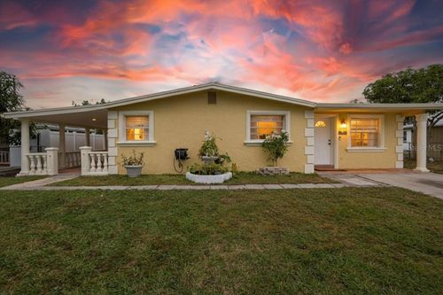 4515 W North St, Tampa, FL, 33614-3622 | Card Image