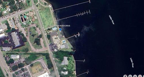 412 Indian River Dr, Sebastian, FL, 32958-4708 | Card Image