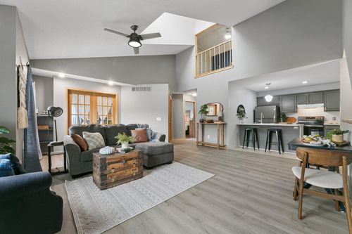 108 Morningside Dr Ne, Hutchinson, MN, 55350-4370 | Card Image