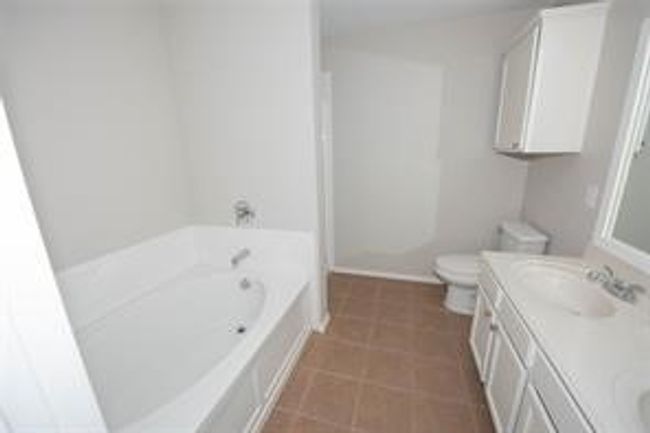 1410 Eagles Nest Trl, House other with 4 bedrooms, 2 bathrooms and null parking in Krum TX | Image 17