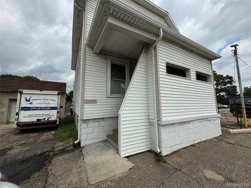 11429 E 8 Mile Rd, Warren, MI, 48089-3073 | Card Image