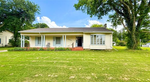 1504 E 7th St, Okmulgee, OK, 74447-4812 | Card Image