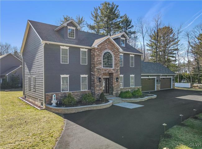 Front of Home | Image 5