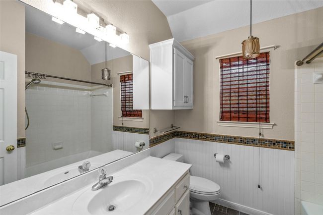 Secondary Bathroom | Image 30