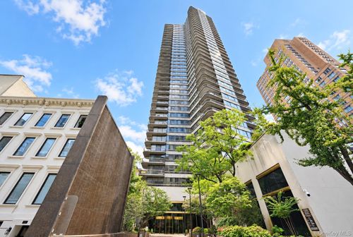 28e-167 E 61st Street, New York, NY, 10065 | Card Image