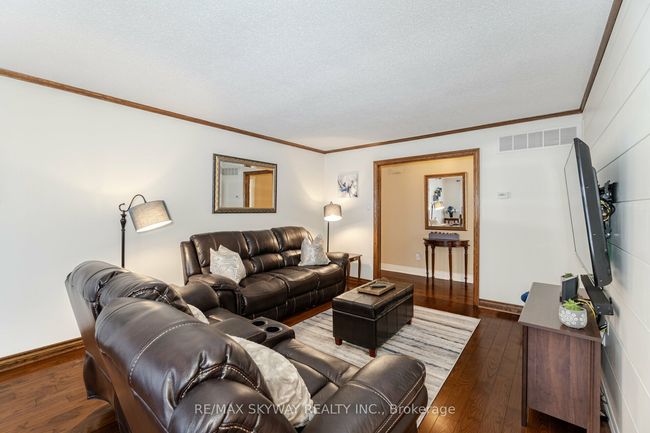 13 Mcgillivary Cres, House other with 4 bedrooms, 3 bathrooms and 4 parking in Brampton ON | Image 10
