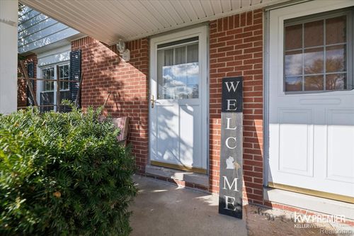 6689 Andersonville Rd, Clarkston, MI, 48346-2701 | Card Image