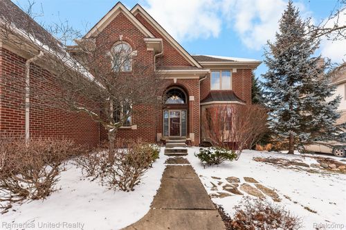 24695 Wedgewood Dr, South Lyon, MI, 48178-8036 | Card Image