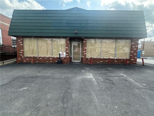 112 E Church St, Barnesville, OH, 43713-1213 | Card Image