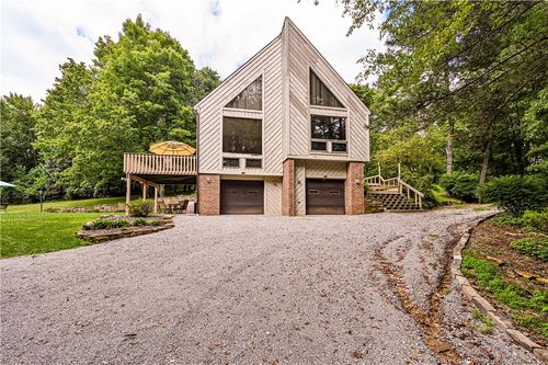133 Log Cabin Ln, Greensburg, PA, 15601-8789 | Card Image