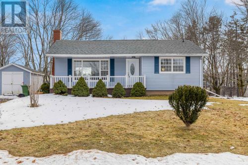 8 Fairview Dr, Charlottetown, PE, C1A6H3 | Card Image