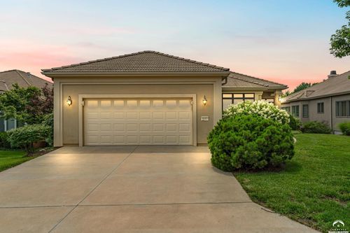 5653 Villa Dr, Lawrence, KS, 66047-8301 | Card Image