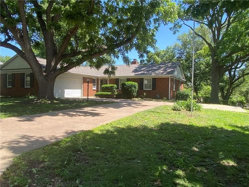 2805 N 66th Ter, Kansas City, KS, 66104-1836 | Card Image