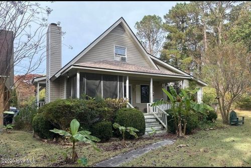 208 Dixon Cir, Washington, NC, 27889-3943 | Card Image