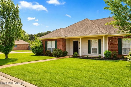 221 Jacks Pl, Brandon, MS, 39047-4450 | Card Image