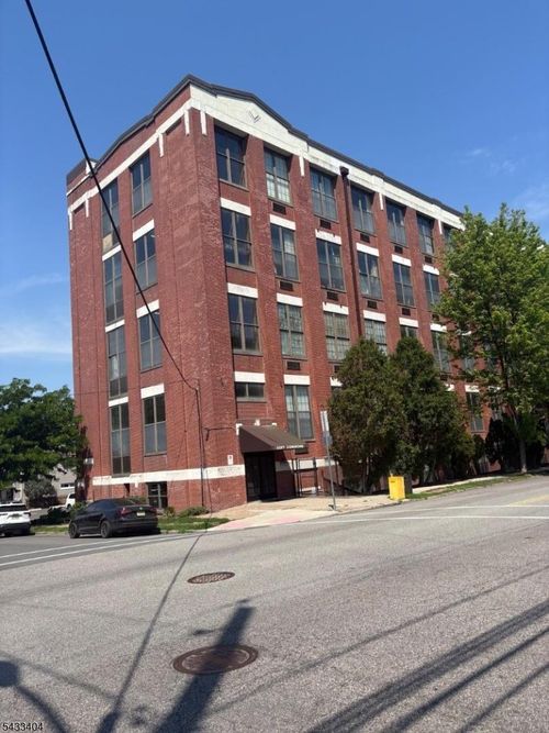 4e-366 Trenton Ave, Paterson, NJ, 07503-1005 | Card Image