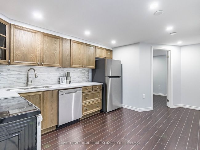 231 Elizabeth St S, House other with 6 bedrooms, 5 bathrooms and 4 parking in Brampton ON | Image 27
