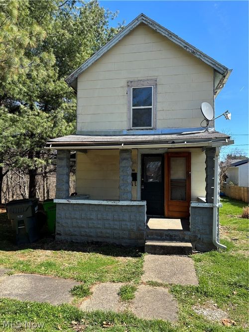 422 N 12th St, Coshocton, OH, 43812-1317 | Card Image