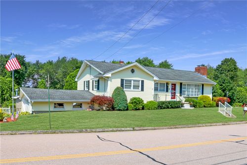 7 Nichols Ln, Westerly, RI, 02891-1308 | Card Image