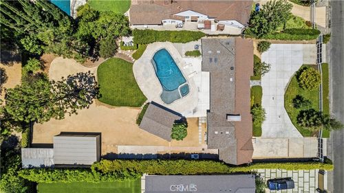 5823 Lubao, Woodland Hills, CA, 91367 | Card Image