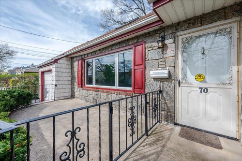 70 Ambrose Ave, Malverne, NY, 11565-1333 | Card Image