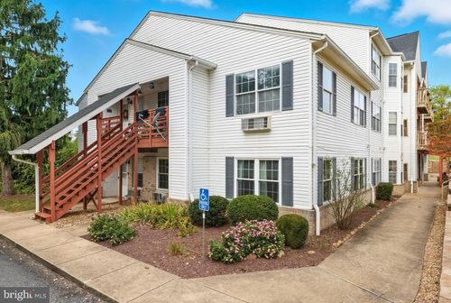 4065 Rose Bud Ct, EDINBURG, VA, 22824-9657 | Card Image