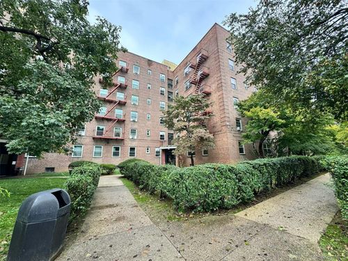 16-147-37C 38, New York, NY, 11354 | Card Image