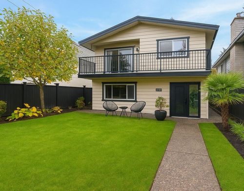 1709 Philip Ave, North Vancouver, BC, V7P2V9 | Card Image