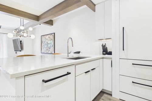 k203-610 S West End St, Aspen, CO, 81611-2142 | Card Image