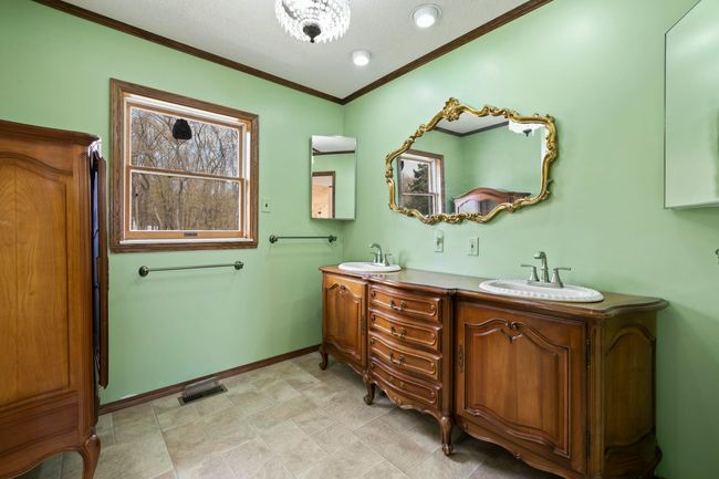 2nd floor bath | Image 26