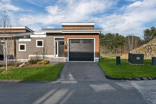 2-53 Broadview Dr, Laconia, NH, 03246-4300 | Card Image