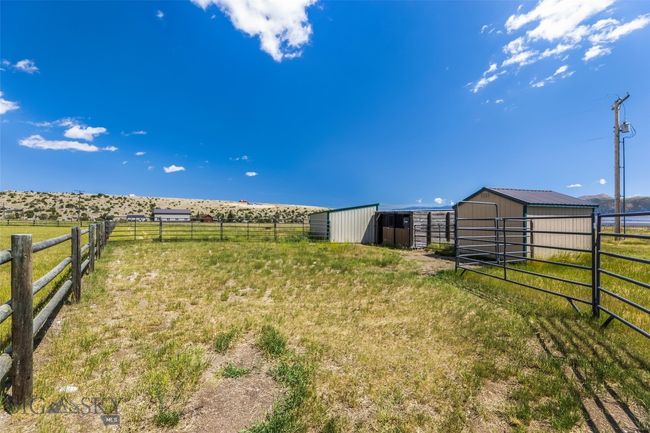 30 Hayfield Loop Trl, House other with 2 bedrooms, 1 bathrooms and null parking in Ennis MT | Image 32