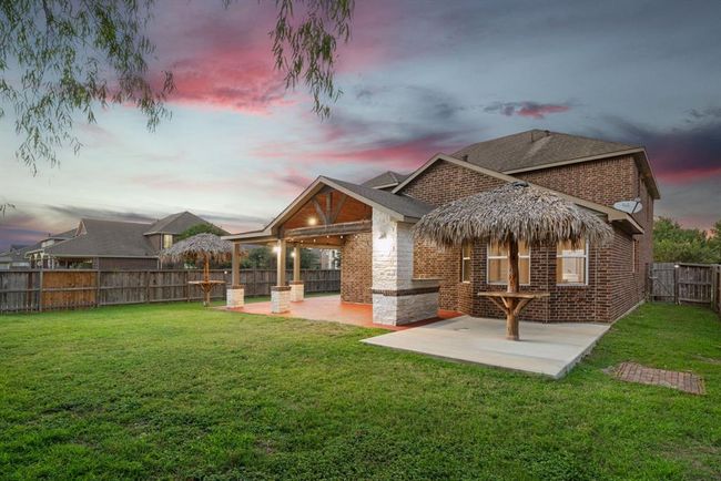 1996 Honey Meadow Ln, House other with 4 bedrooms, 3 bathrooms and 2 parking in Pearland TX | Image 10
