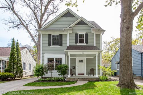 924 N Maple Ave, Royal Oak, MI, 48067-4801 | Card Image