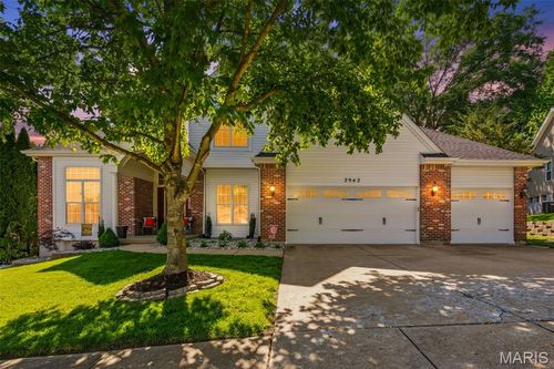 2942 Marchbanks Pl, Saint Louis, MO, 63129-4056 | Card Image