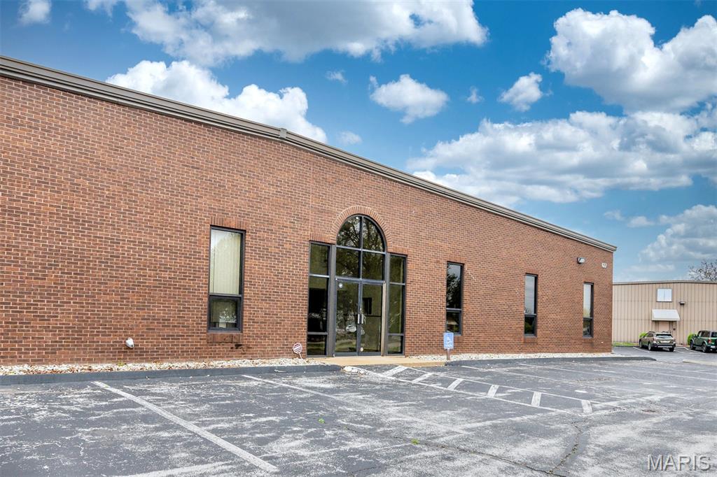 Commercial Sale in Chesterfield 4