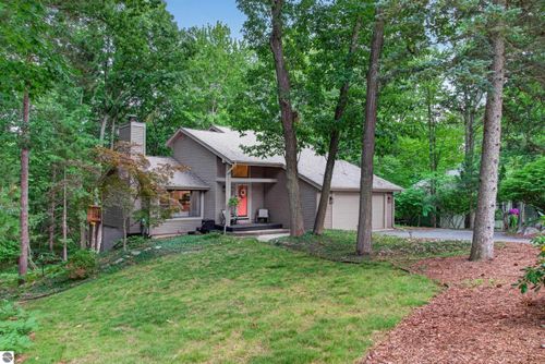 3552 Lookout Pt, Traverse City, MI, 49686-3918 | Card Image