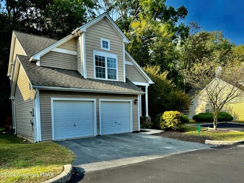 220 Aspen Cmn, East Stroudsburg, PA, 18302-6638 | Card Image