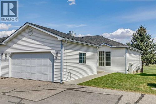 105 Elm Pl, Okotoks, AB, T1S1Y9 | Card Image