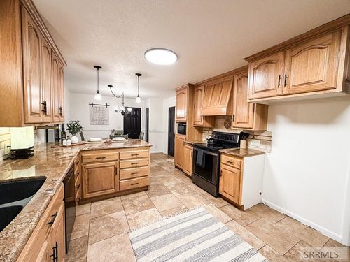 324 Homestead Ln, Idaho Falls, ID, 83404-7105 | Card Image