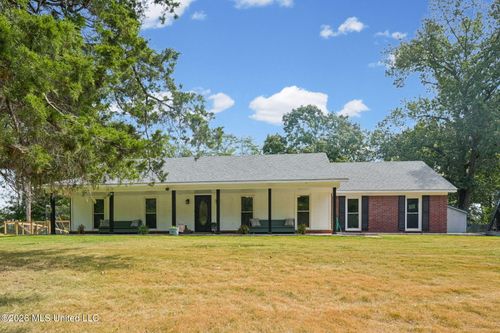1760 Malone Rd, Nesbit, MS, 38651-9377 | Card Image