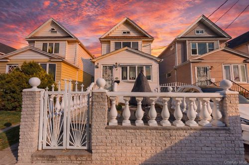 10931 109th St, South Ozone Park, NY, 11420-1002 | Card Image