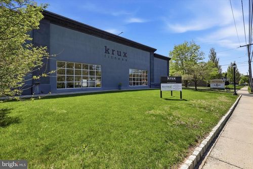 611 S Broad Street, Lansdale, PA, 19446 | Card Image