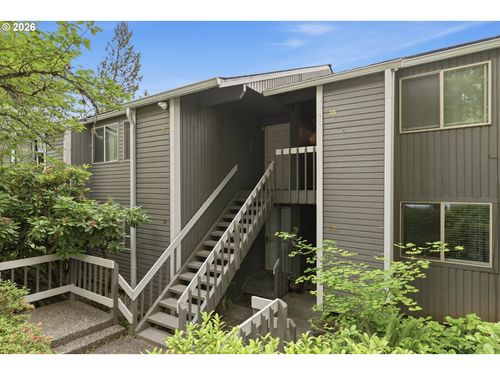 10-44 Eagle Crest Dr, Lake Oswego, OR, 97035-1138 | Card Image