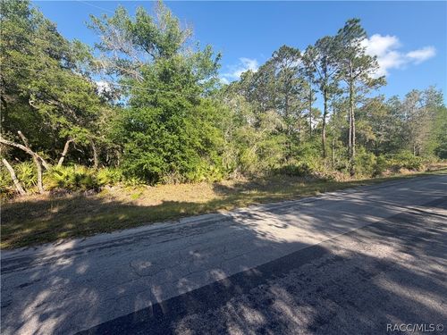 9285 N Cavewood Ave, Crystal River, FL, 34428-5312 | Card Image