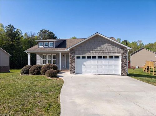 224 Santa Fe Cir, Thomasville, NC, 27360-3370 | Card Image