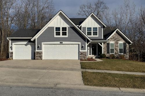 249 Glenbrook Dr, Rockford, MI, 49341-1548 | Card Image